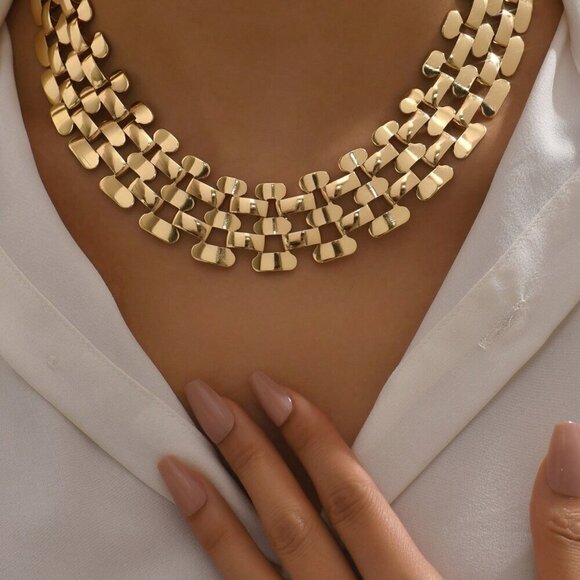 Yellow Gold Women's Luxurious Hollow Out Exaggerated Chain Necklace - Picture 1 of 5